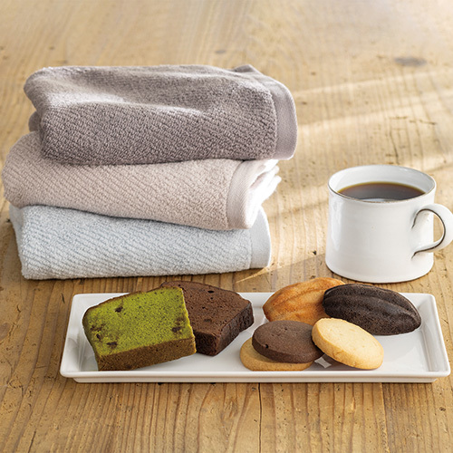 ゴディバ パティスリーアソートメント8個入とリラホーム タオルセット