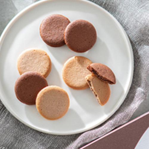 ゴディバ ラングドシャクッキーアソートメント18枚入とカタログギフト 百花一選 はるにれ