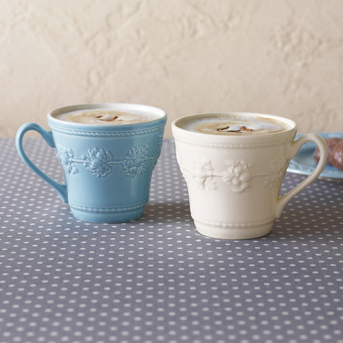 ウェッジウッド クイーンズウェア コレクション フェスティビティ アイボリー・ブルー ペアマグ