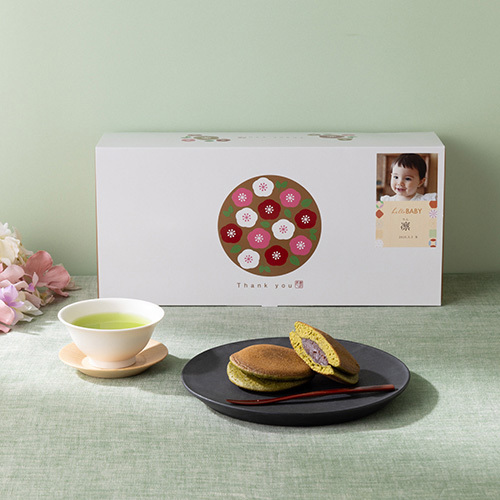 写真入り名入れ 山田園 木箱入のお茶と抹茶どら焼きB